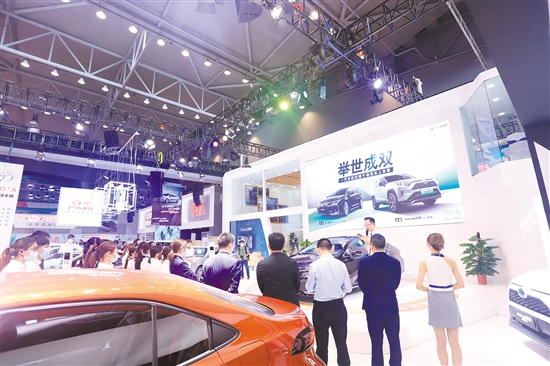 ?車展現場，汽車品牌企業將帶來科技盛宴。