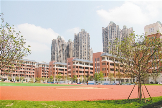江門市華僑中學新校區。