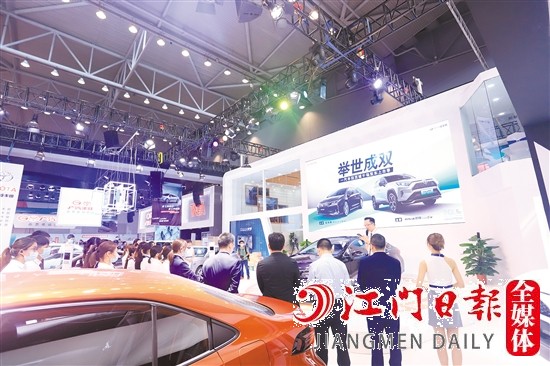 ?車展現場，汽車品牌企業將帶來科技盛宴。